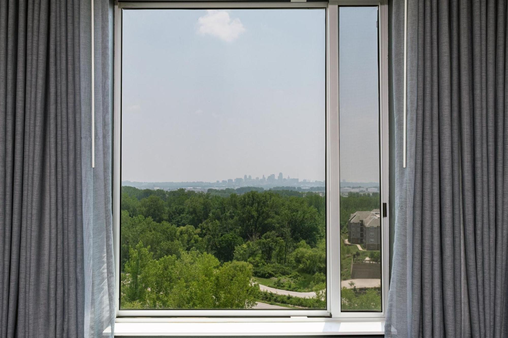 Courtyard Kansas At Briarcliff Hotel 3*