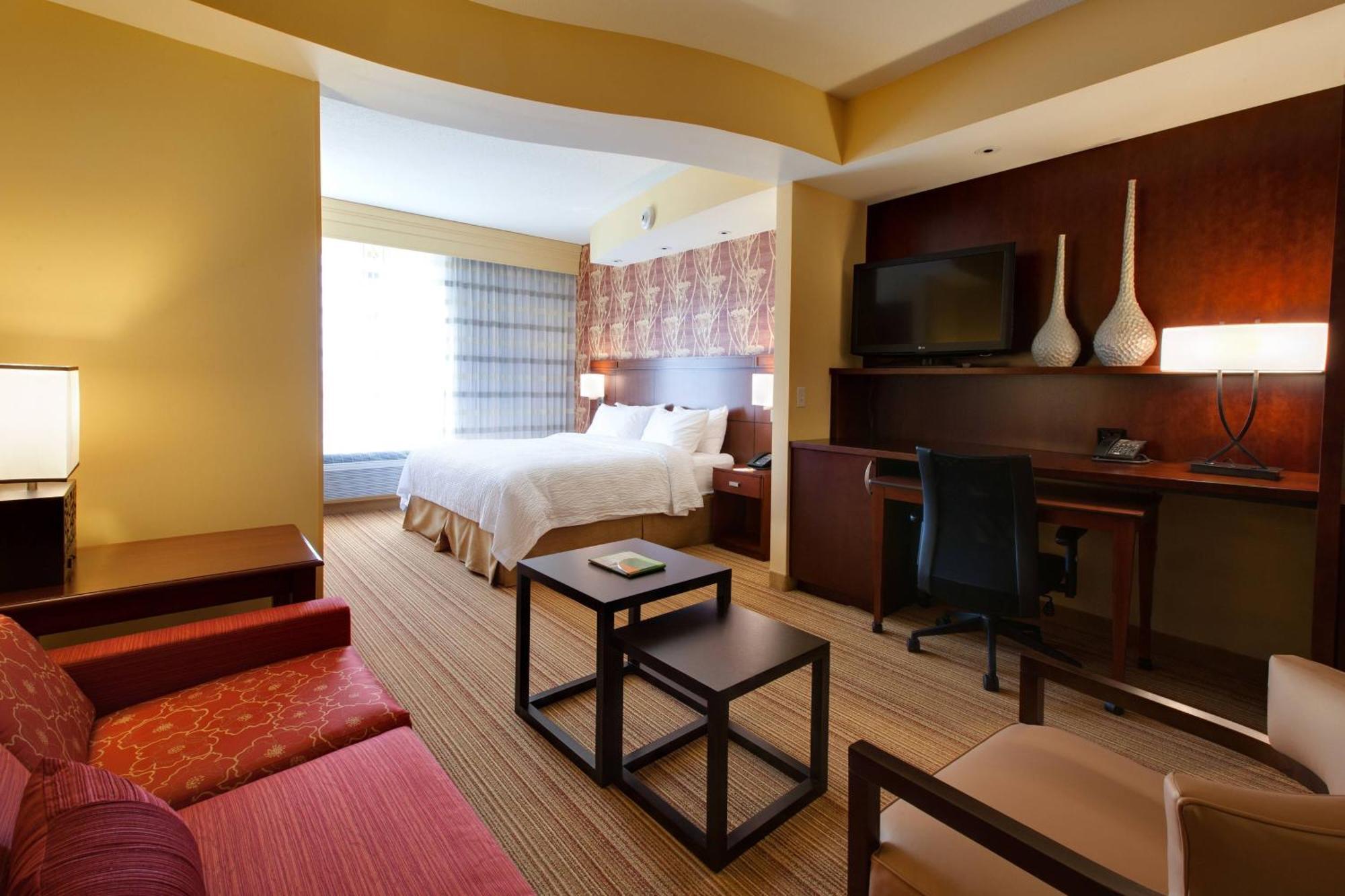 Courtyard Kansas At Briarcliff Hotel 3*